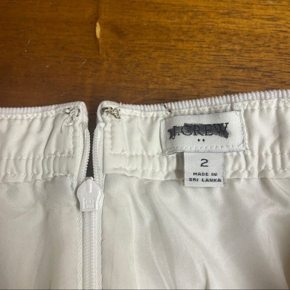 Jcrew factory Corduroy button-front mini skirt
Item BA838 - Picture 4 of 8